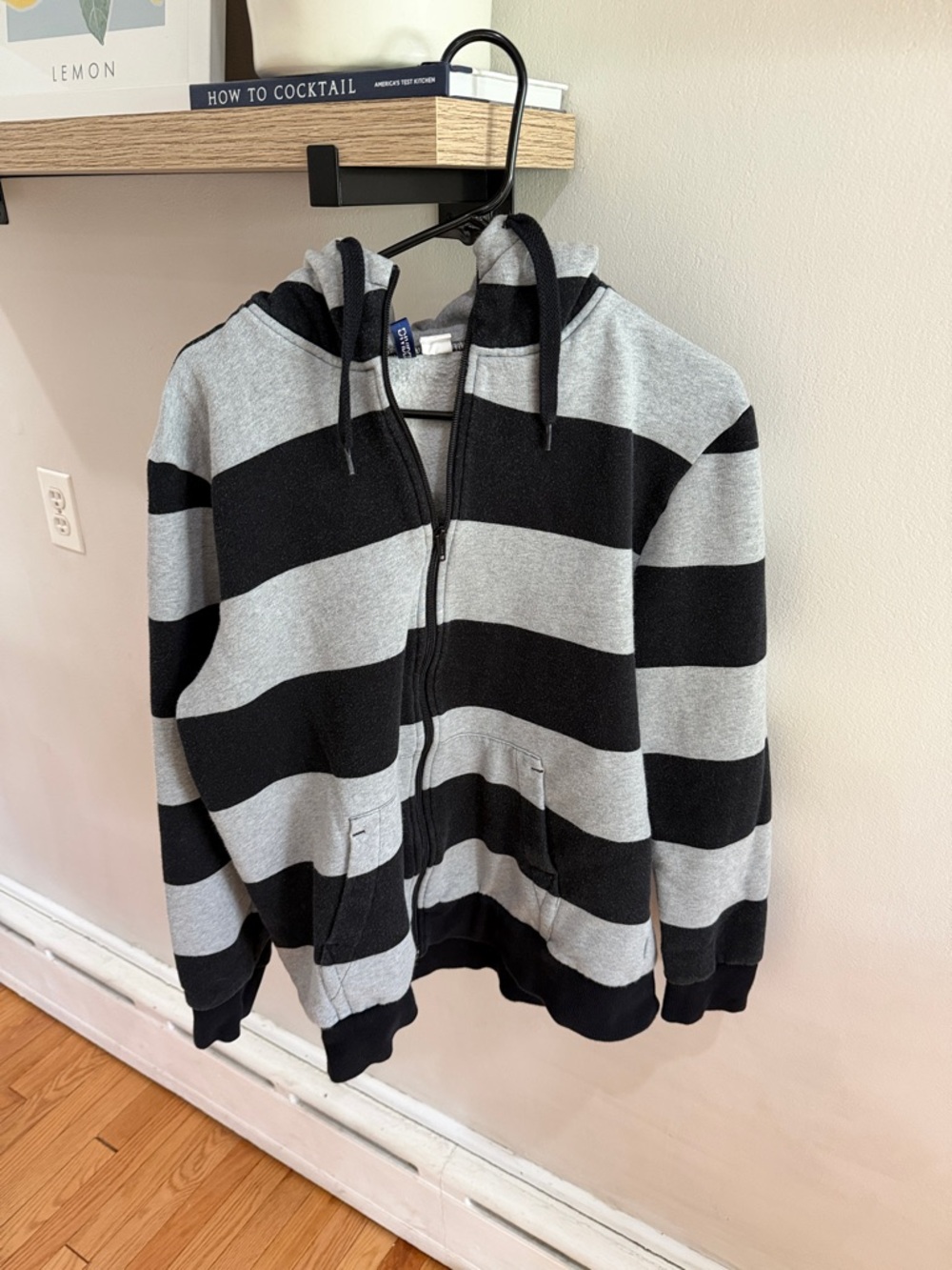 H&M Men's Black and Gray Striped Zip-Up Hoodie